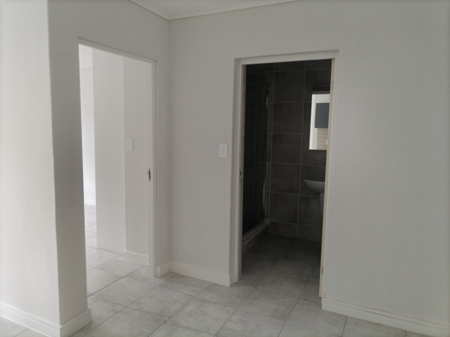 To Let 1 Bedroom Property for Rent in Admirals Park Western Cape